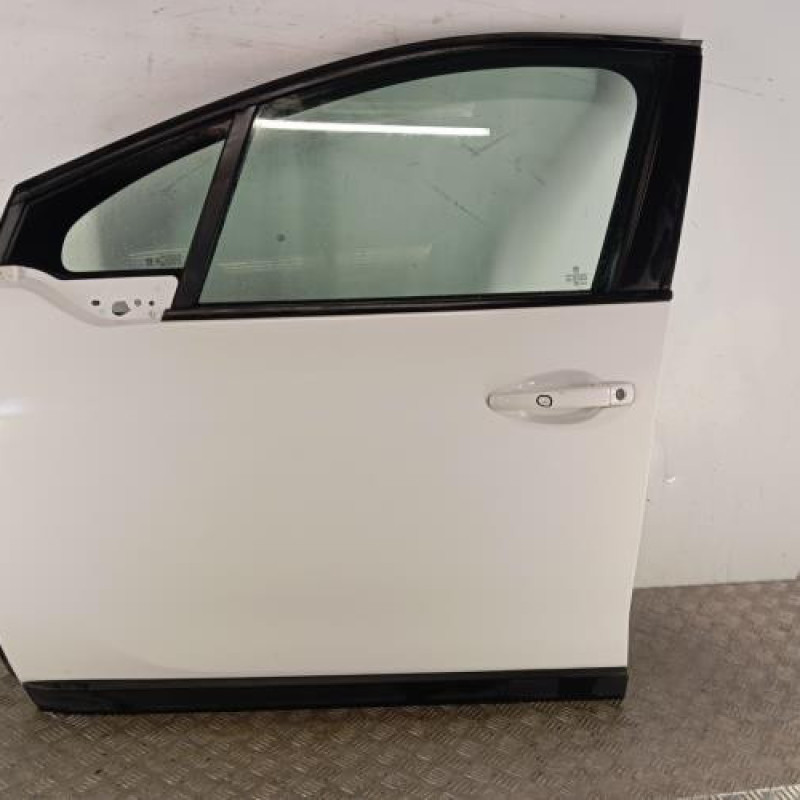Porte avant gauche PEUGEOT 2008 1