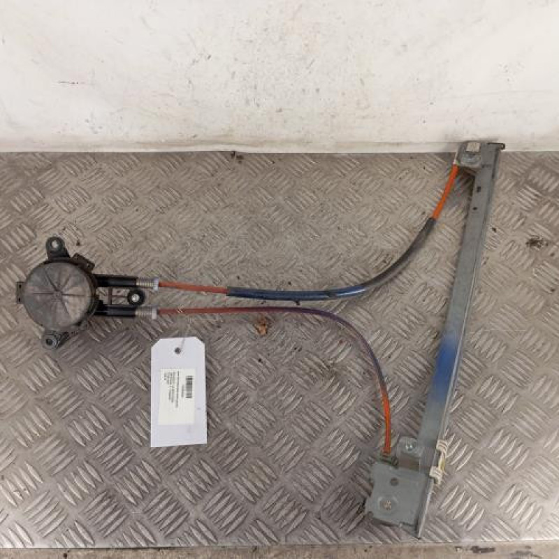 Leve vitre mecanique avant gauche PEUGEOT 106
