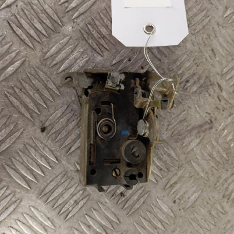 Serrure avant droit PEUGEOT 106