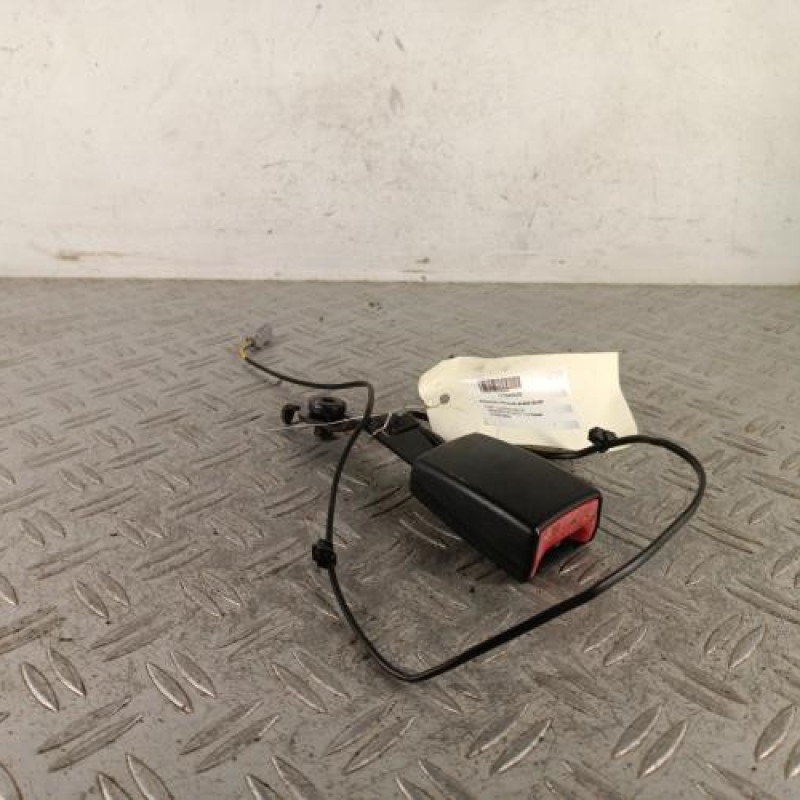 Attache ceinture avant droit FIAT GRANDE PUNTO