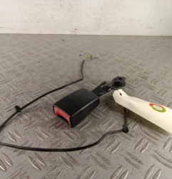 Attache ceinture avant droit FIAT GRANDE PUNTO