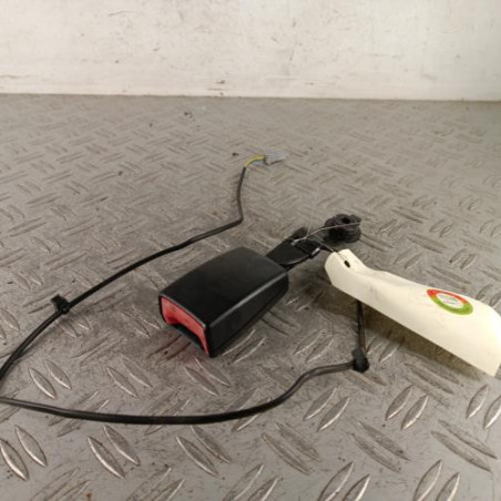 Attache ceinture avant droit FIAT GRANDE PUNTO