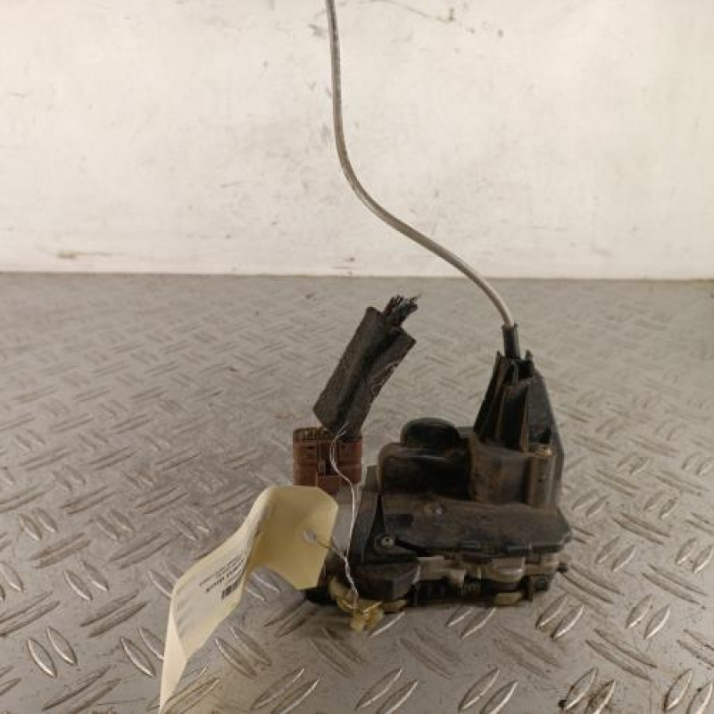 Serrure avant droit PEUGEOT 307