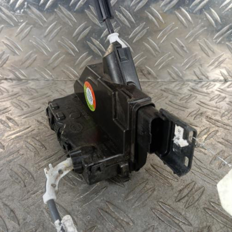 Serrure avant droit PEUGEOT 5008 2