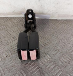 Attache ceinture arriere droit PEUGEOT 307