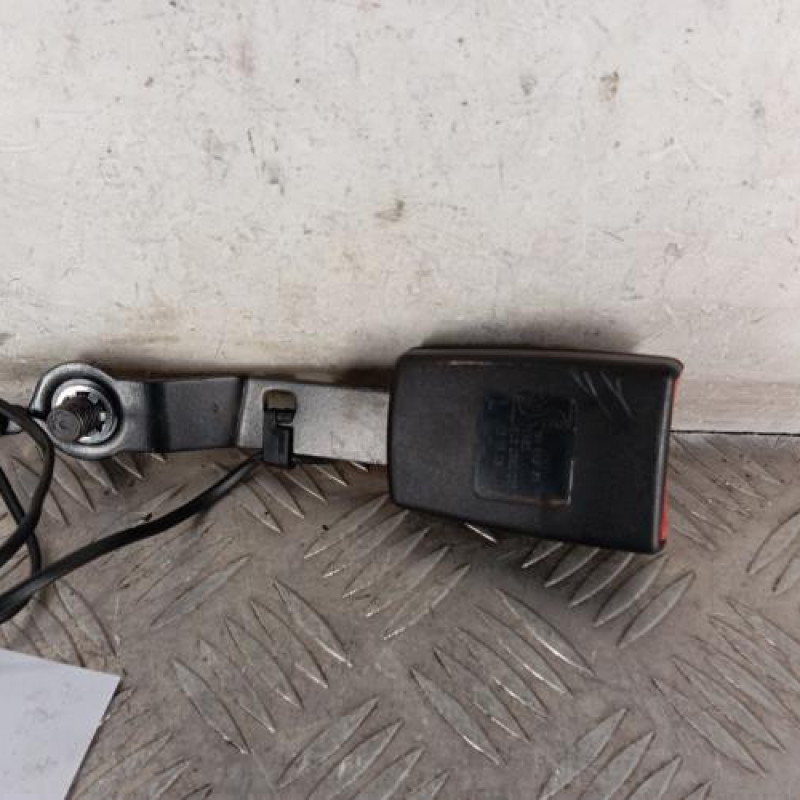 Attache ceinture avant gauche FIAT GRANDE PUNTO