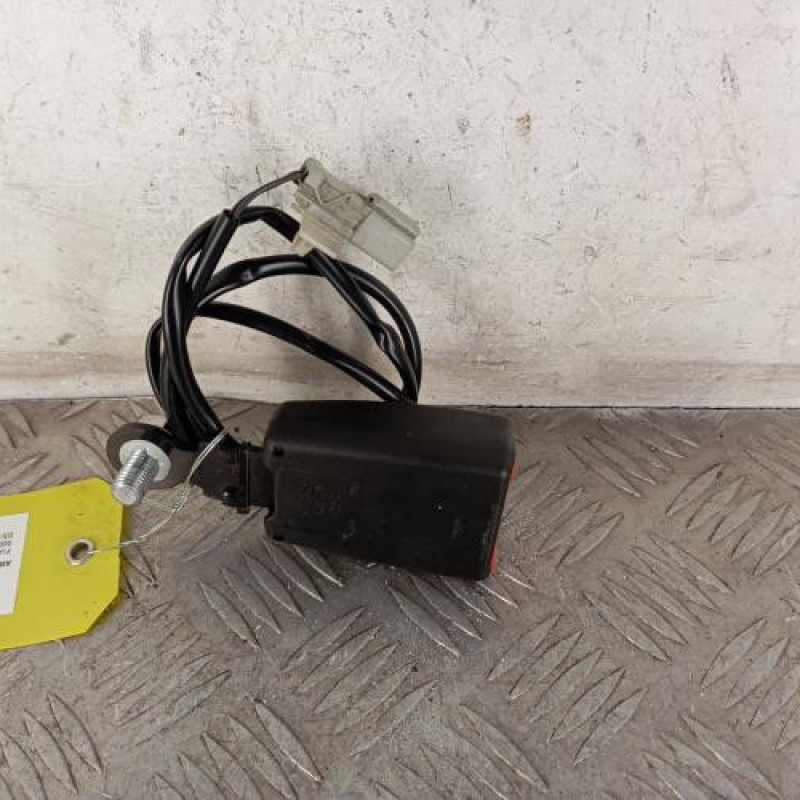 Attache ceinture avant gauche FIAT 500 2