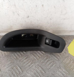 Interrupteur de leve vitre arriere droit FIAT 500X Photo n°1