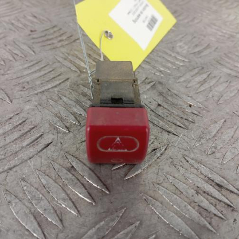 Bouton de warning CITROEN JUMPY 1