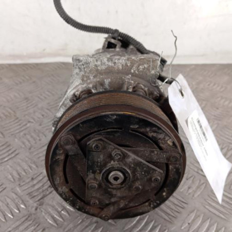 Compresseur clim OPEL VIVARO 2 Photo n°1