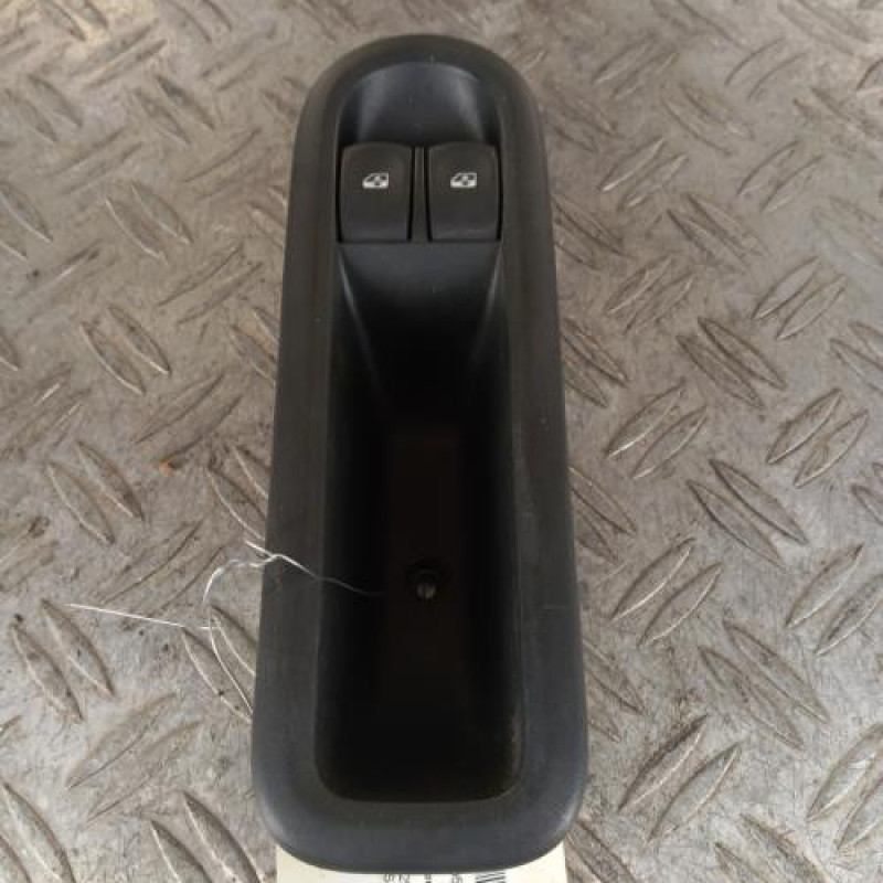 Interrupteur de leve vitre avant gauche RENAULT TWINGO 2