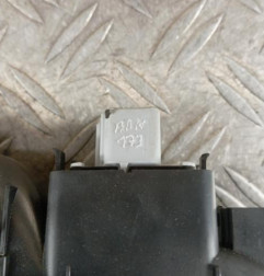 Interrupteur de leve vitre avant gauche RENAULT TWINGO 2 Photo n°3