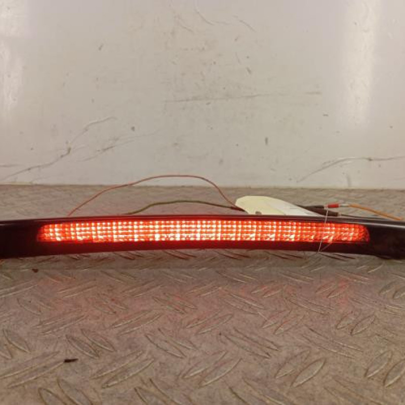 Feu arriere stop central RENAULT CLIO 2