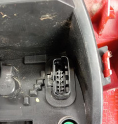 Feu arriere principal gauche (feux) RENAULT CLIO 3 Photo n°5