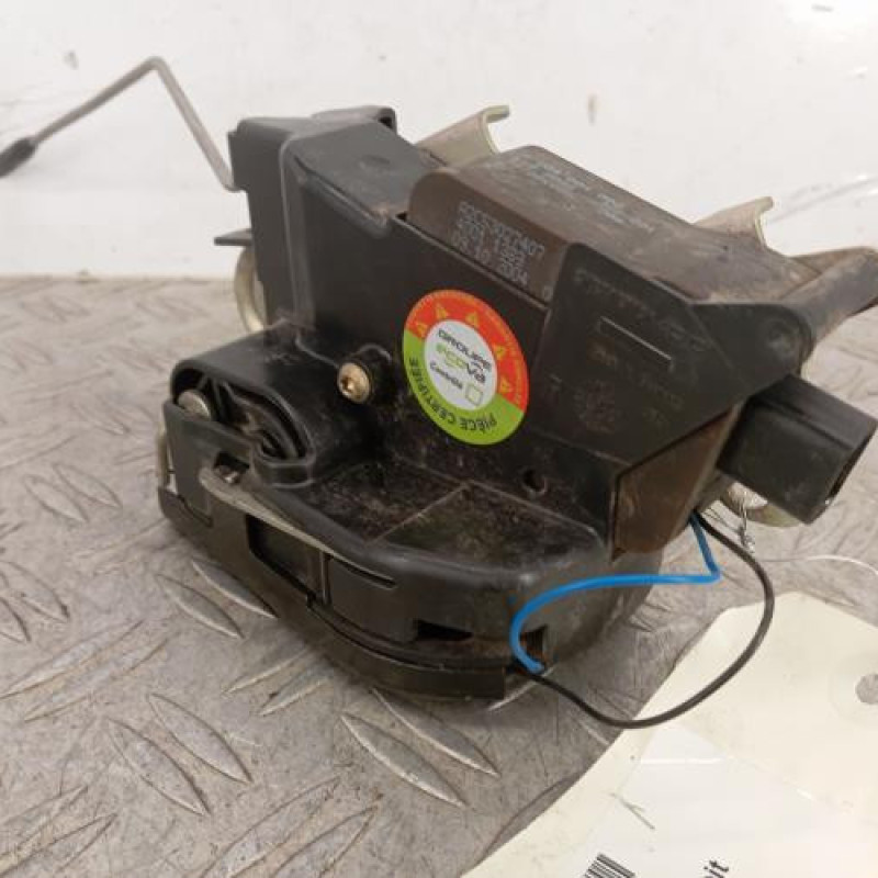 Serrure avant droit MERCEDES VITO 639