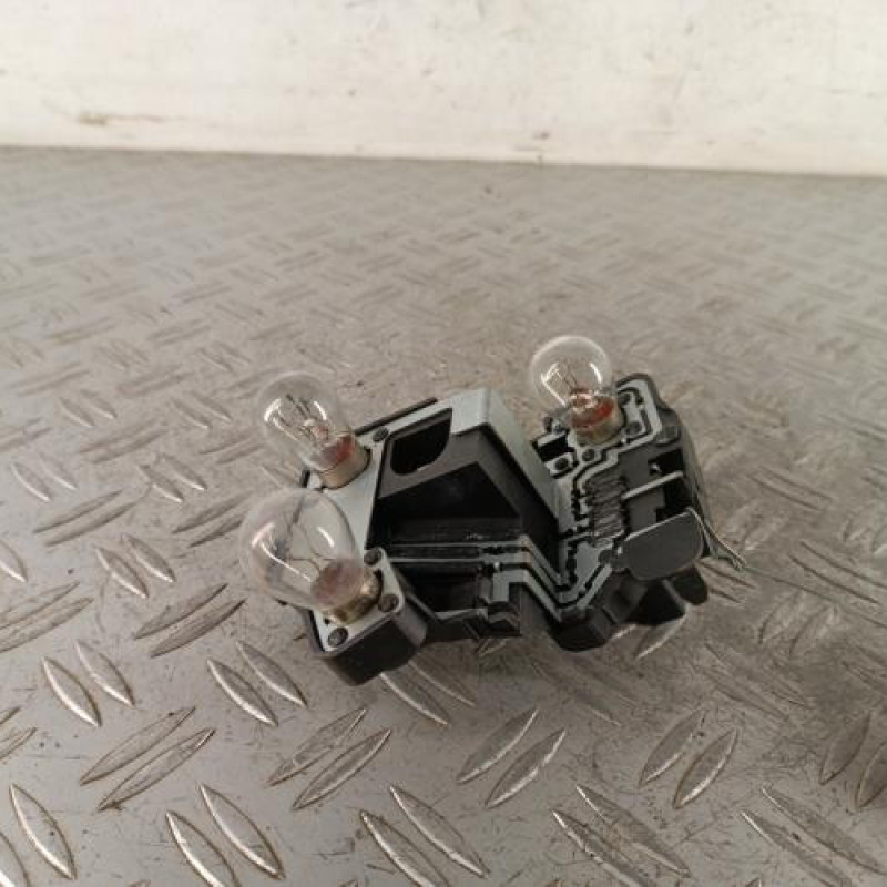 Platine feu arriere droit PEUGEOT 206