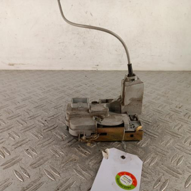 Serrure avant droit PEUGEOT 307