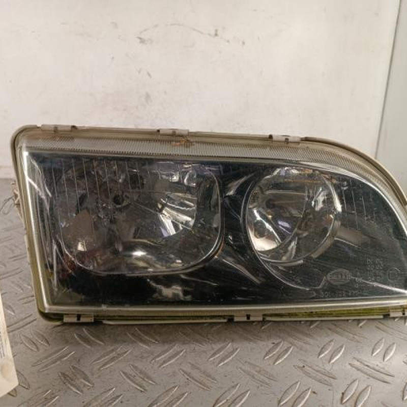 Optique avant principal droit (feux)(phare) VOLVO V 40 1