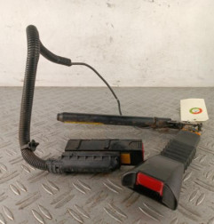 Attache ceinture avant gauche OPEL CORSA C