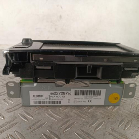 Ecran GPS PEUGEOT 208 1