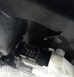 Leve vitre electrique avant gauche FIAT 500X Photo n°4