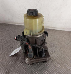 Pompe de direction OPEL VIVARO 2 Photo n°1