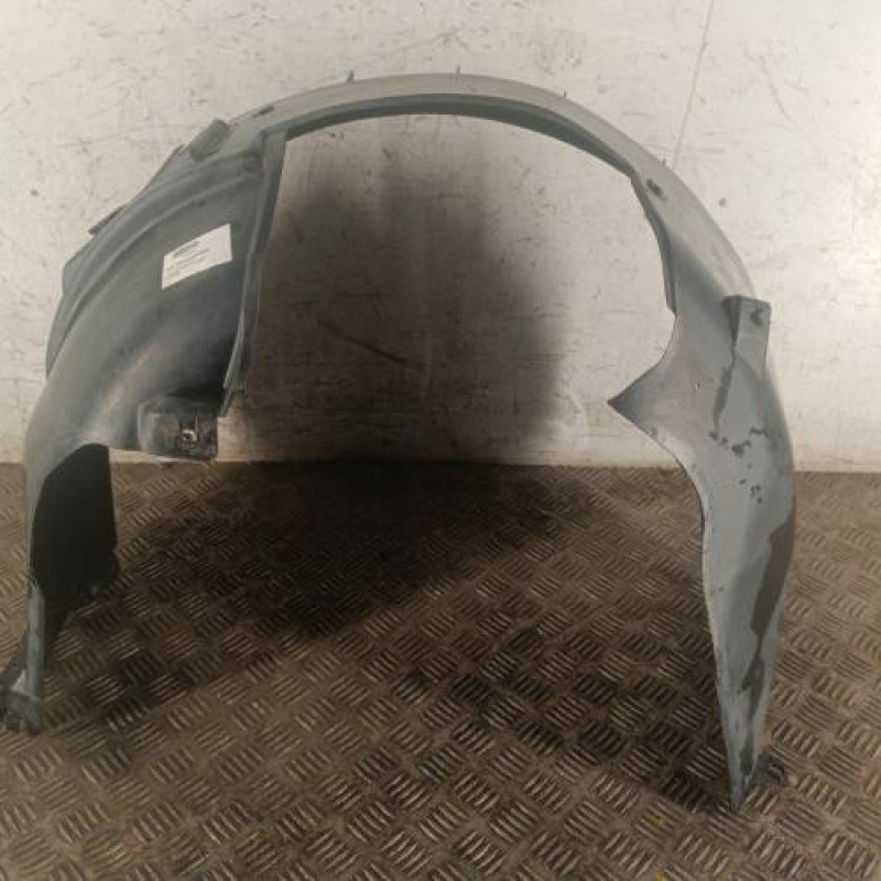 Pare boue avant droit FIAT GRANDE PUNTO