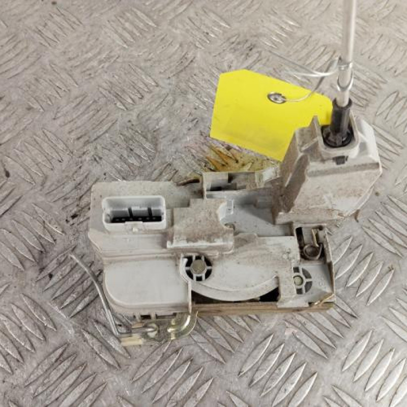 Serrure avant droit PEUGEOT 307