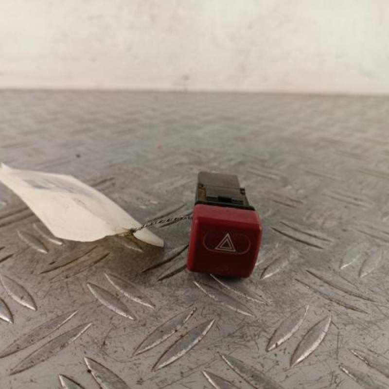 Bouton de warning FIAT SCUDO 1