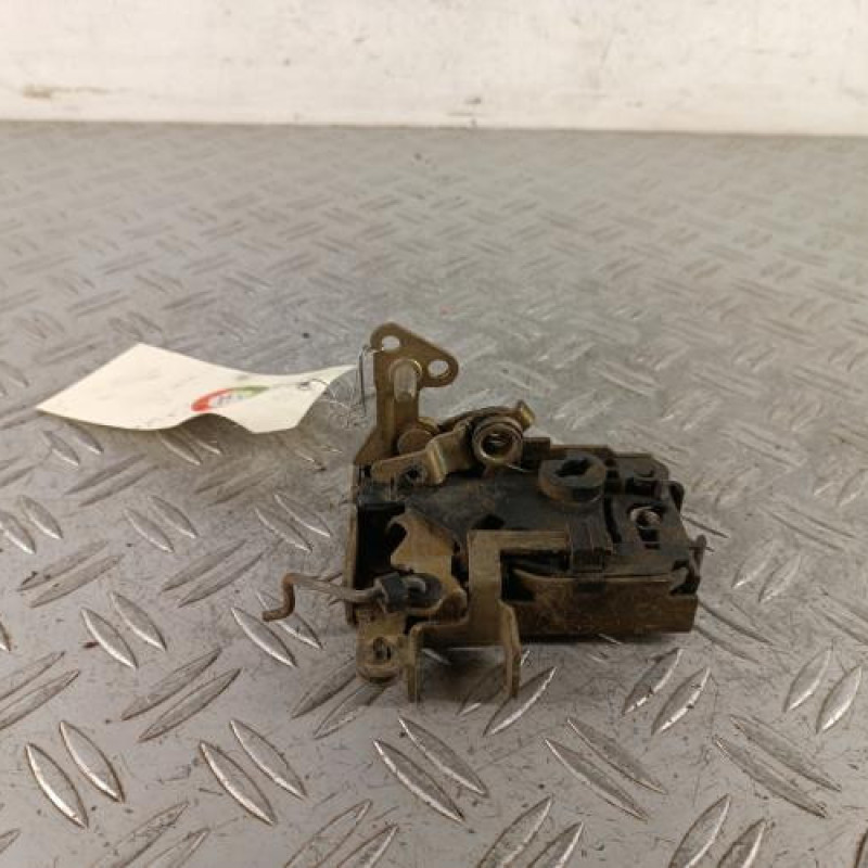 Serrure avant droit PEUGEOT 106