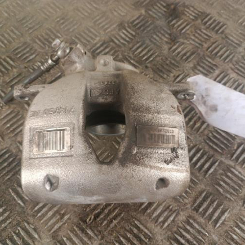 Etrier avant droit (freinage) PEUGEOT 308 3 Etrier avant droit (freinage) PEUGEOT 308 3