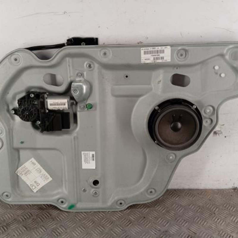 Leve vitre electrique arriere droit VOLKSWAGEN TOURAN 2