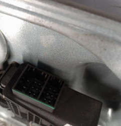 Leve vitre electrique avant gauche VOLKSWAGEN POLO 4 Photo n°5