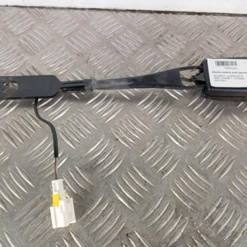 Attache ceinture avant gauche PEUGEOT 3008 1