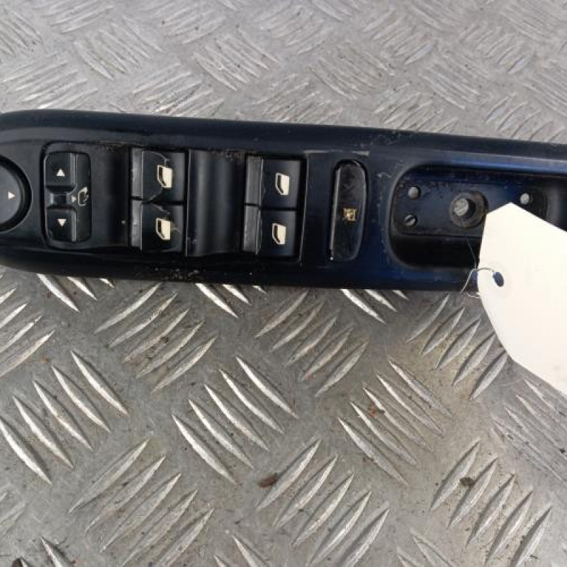 Interrupteur de leve vitre avant gauche PEUGEOT 407