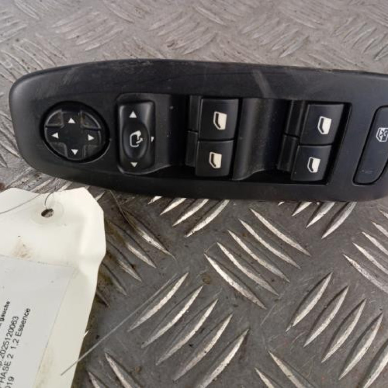 Interrupteur de leve vitre avant gauche PEUGEOT 2008 1