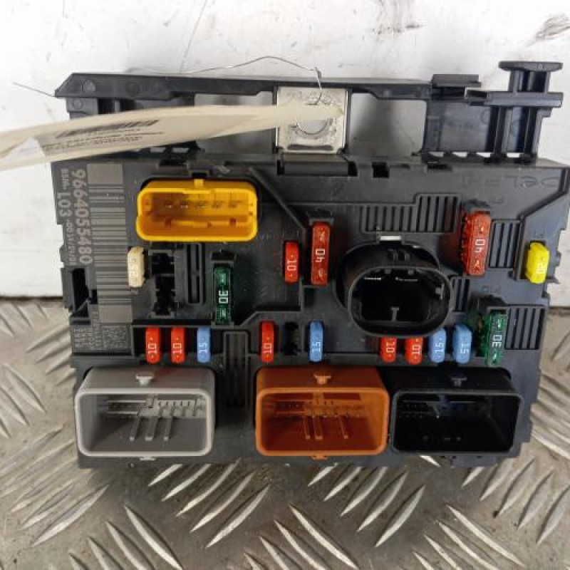 Boitier servitude moteur (BSM) PEUGEOT 1007 Boitier servitude moteur (BSM) PEUGEOT 1007