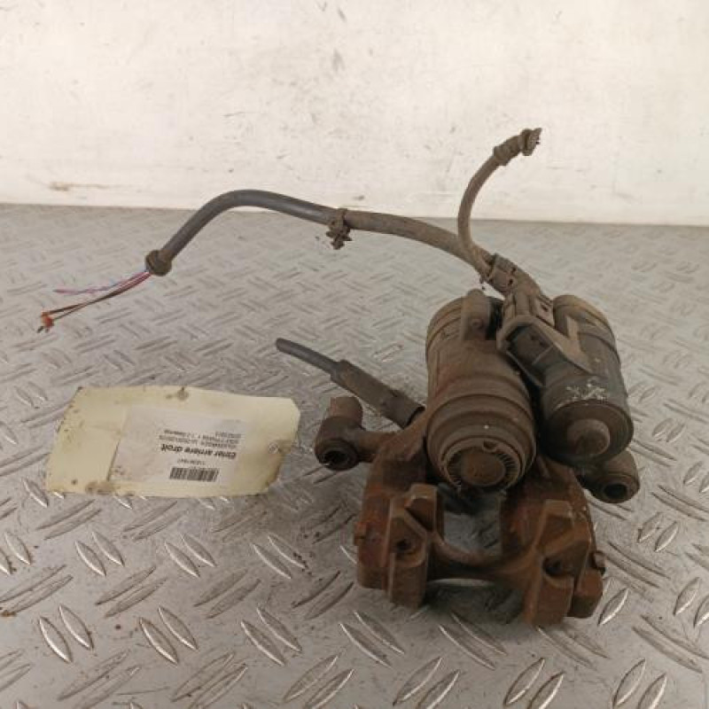 Etrier arriere droit (freinage) VOLKSWAGEN GOLF 7