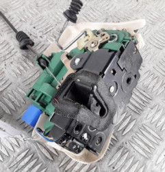 Serrure avant droit VOLKSWAGEN POLO 4 Photo n°1