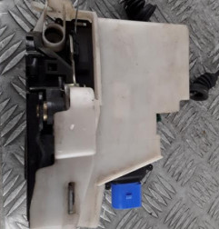 Serrure avant droit VOLKSWAGEN POLO 4