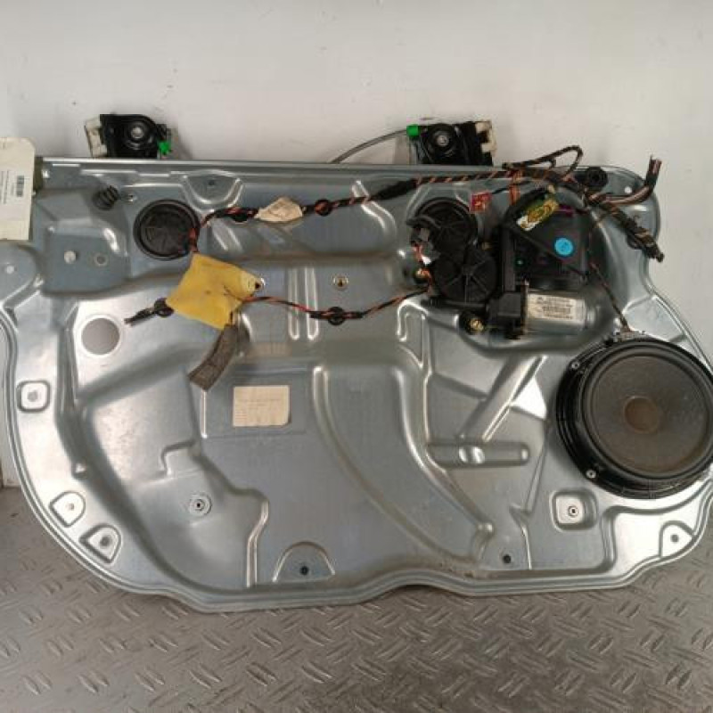 Leve vitre electrique avant gauche VOLKSWAGEN POLO 4