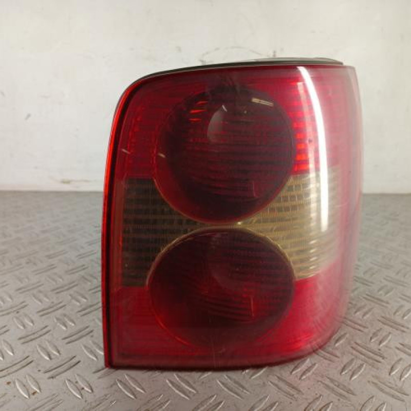 Feu arriere principal droit (feux) VOLKSWAGEN PASSAT 4 Feu arriere principal droit (feux) VOLKSWAGEN PASSAT 4