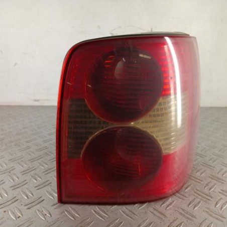Feu arriere principal droit (feux) VOLKSWAGEN PASSAT 4 Photo n°1