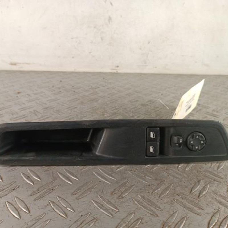 Interrupteur de leve vitre avant gauche CITROEN JUMPY 3 M