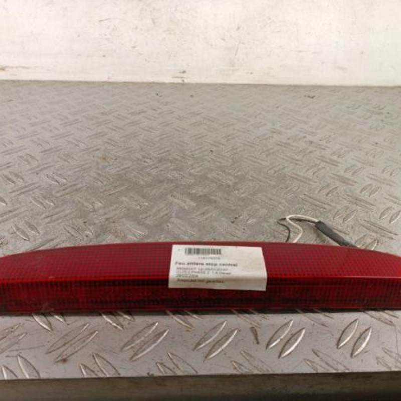 Feu arriere stop central RENAULT CLIO 2