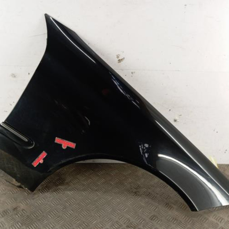 Aile avant droit MERCEDES CLASSE CLC 203