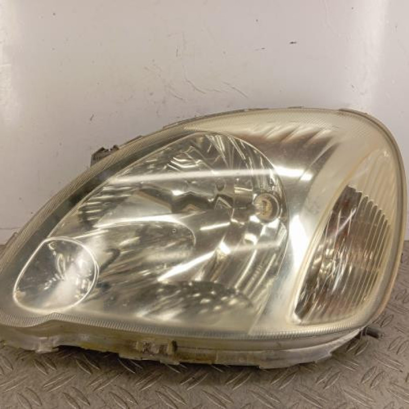 Optique avant principal gauche (feux)(phare) TOYOTA YARIS 1
