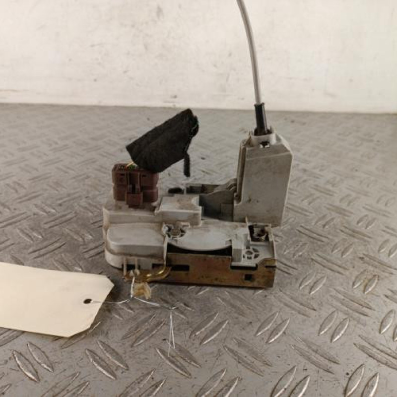 Serrure avant droit PEUGEOT 307