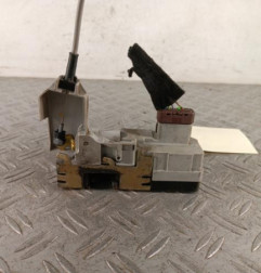 Serrure avant droit PEUGEOT 307