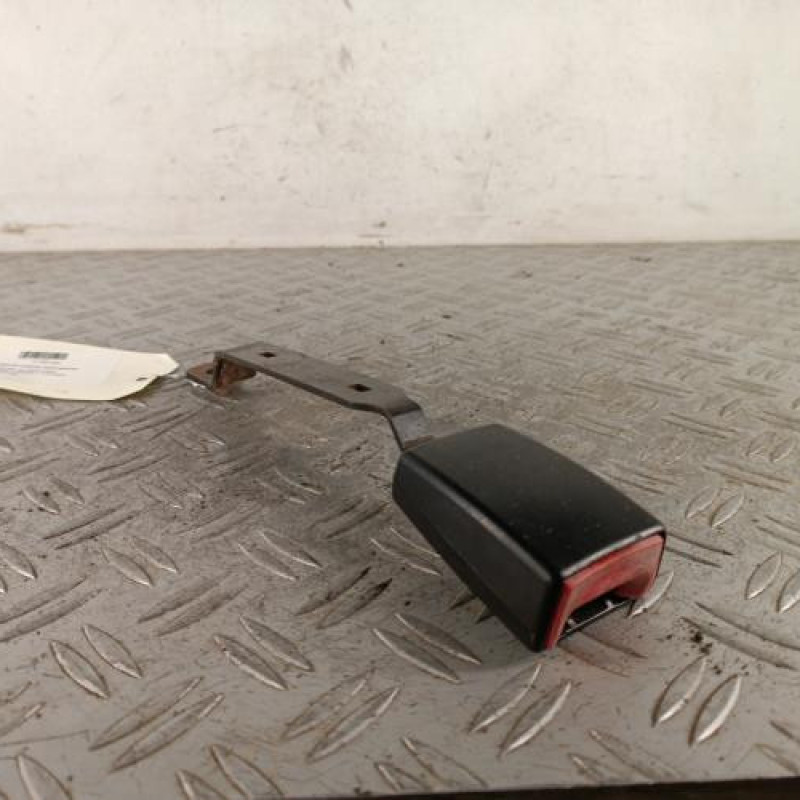 Attache ceinture avant gauche SKODA FABIA 1